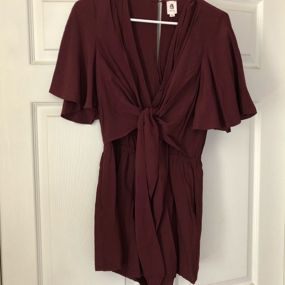 maroon tie front romper - Picture 1 of 3
